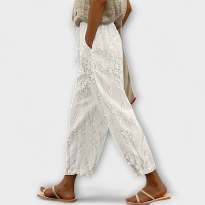 Tilda™ | Luźno skrojone spodnie z nadrukiem liści winorośli